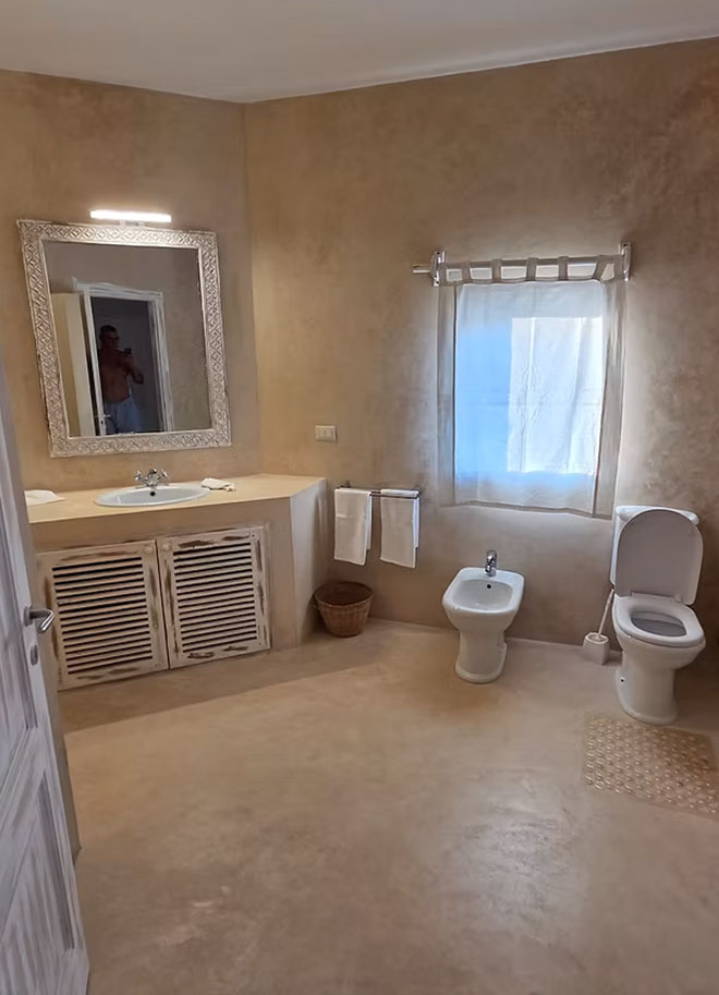 2 Bathrooms